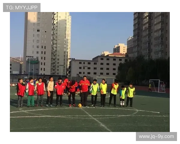 绥德足球俱乐部成员风采展示与球队发展历程分析