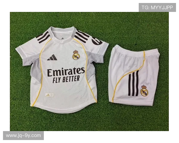 聚焦短袖皇马主场足球服的设计亮点与球队百年荣耀传承全景赏解读